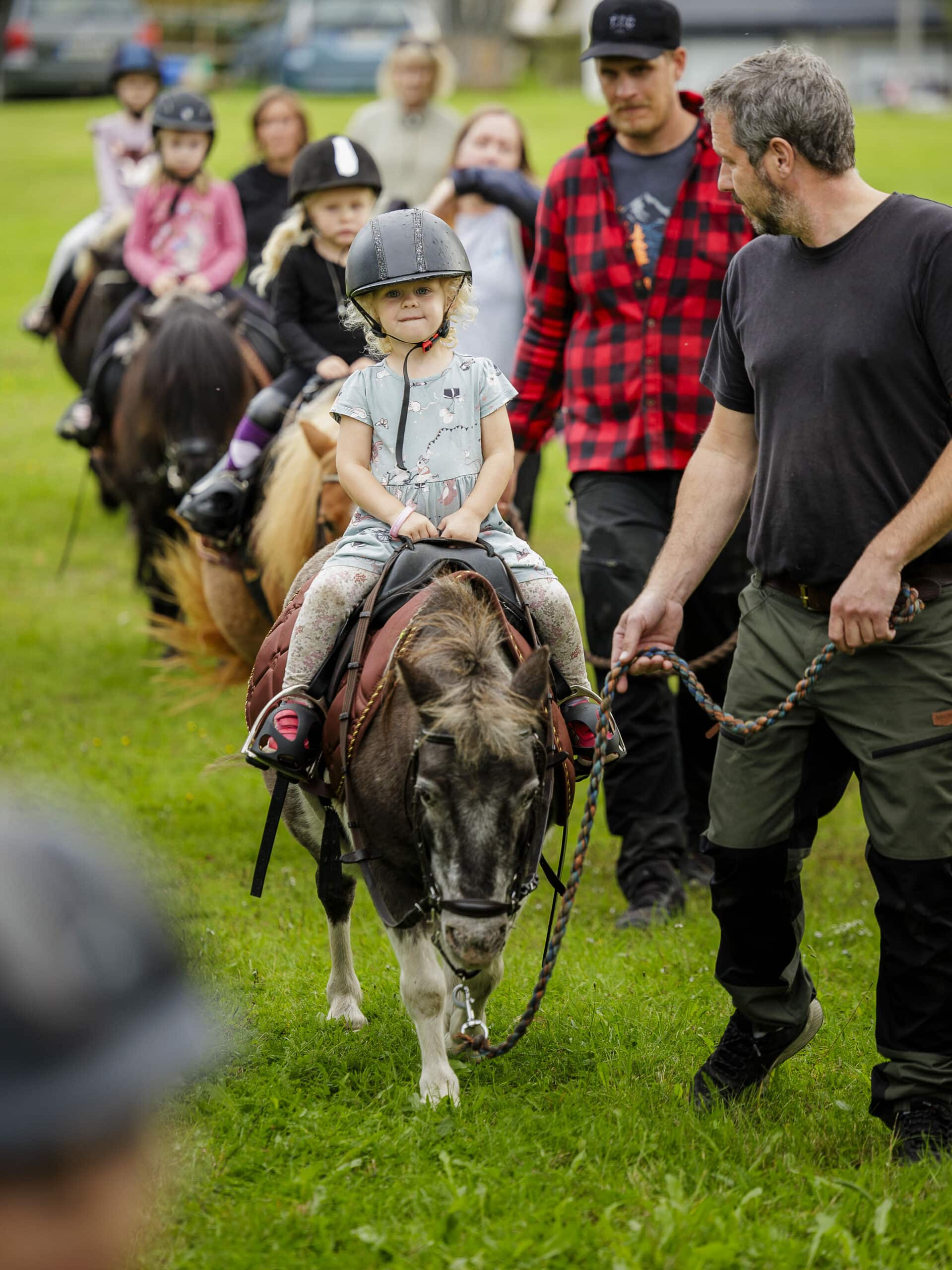 Riding fun in Bredåker, small children on small horses